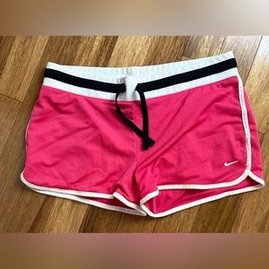 Women’s ladies Nike shorts sz Large